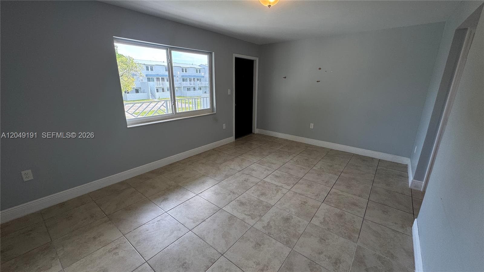 1955 NW 5th Pl # 11, Miami, FL 33136 — zdjęcie 4