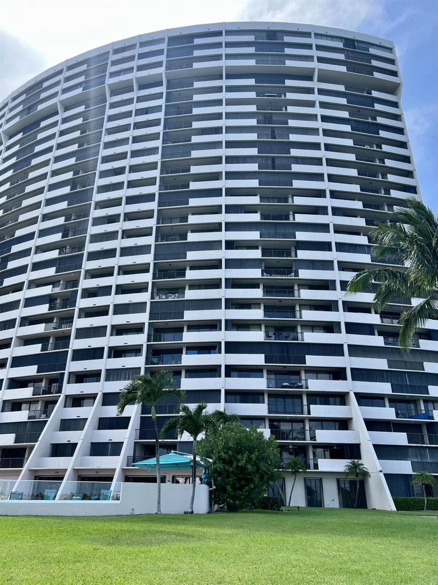 5200 N Flagler Drive # 503, West Palm Beach, FL 33407