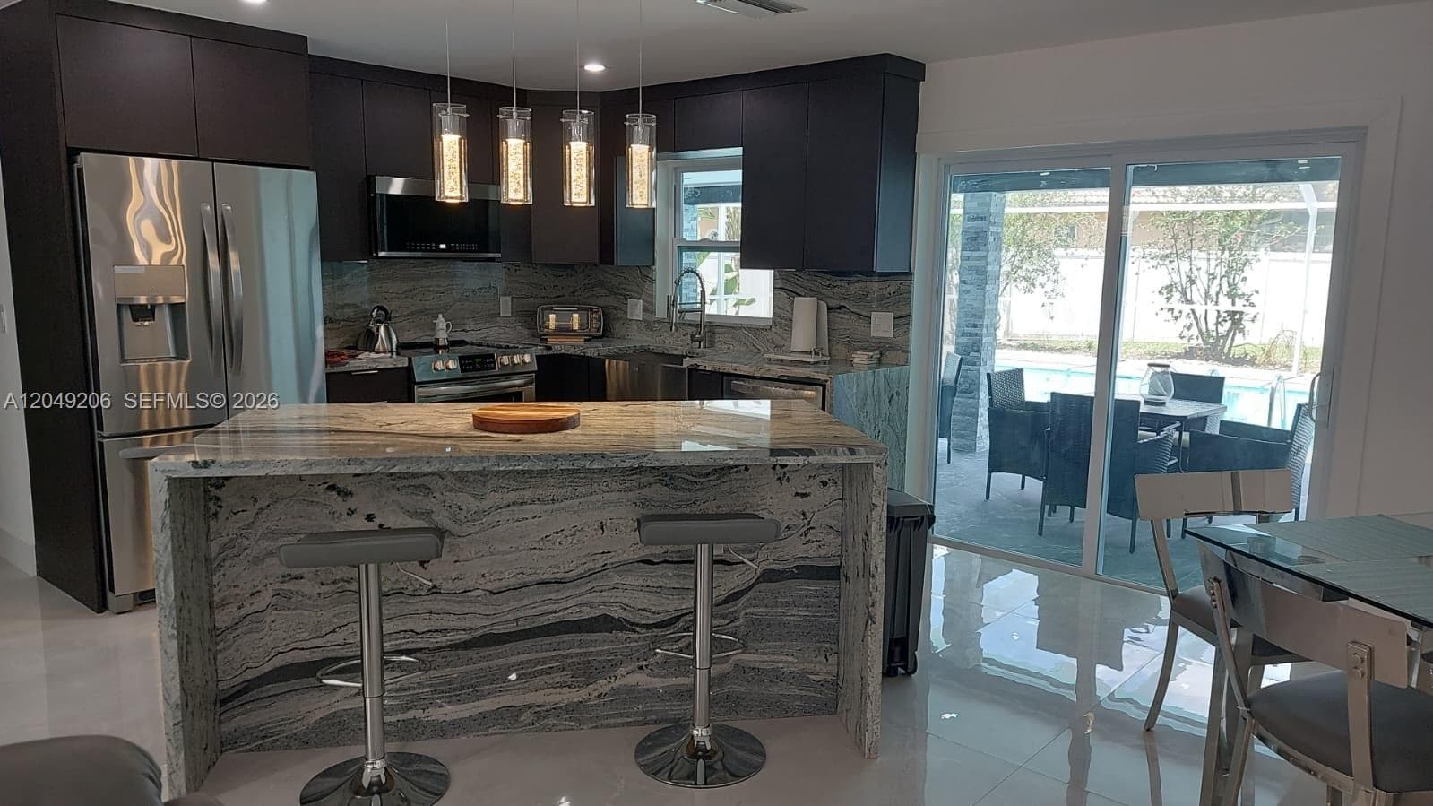 320 SE 15 PL, Cape Coral, FL 33990 — zdjęcie 2