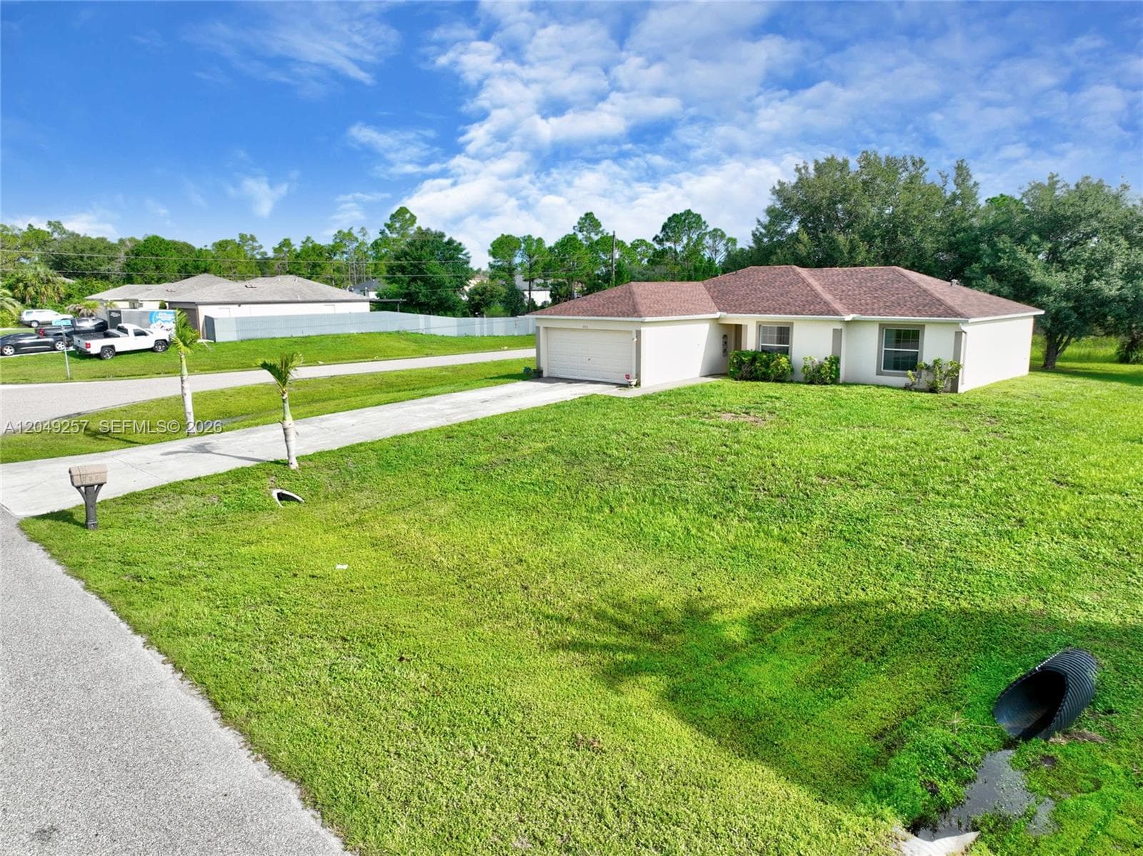 446 Windermere Dr., Lehigh Acres, FL 33972 — zdjęcie 2