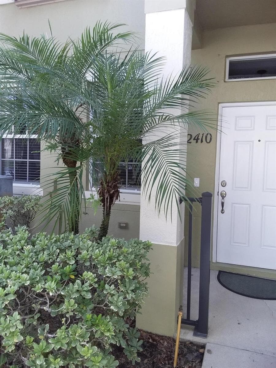 2410 SE Union Park Drive, Port St. Lucie, FL 34952 — zdjęcie 2