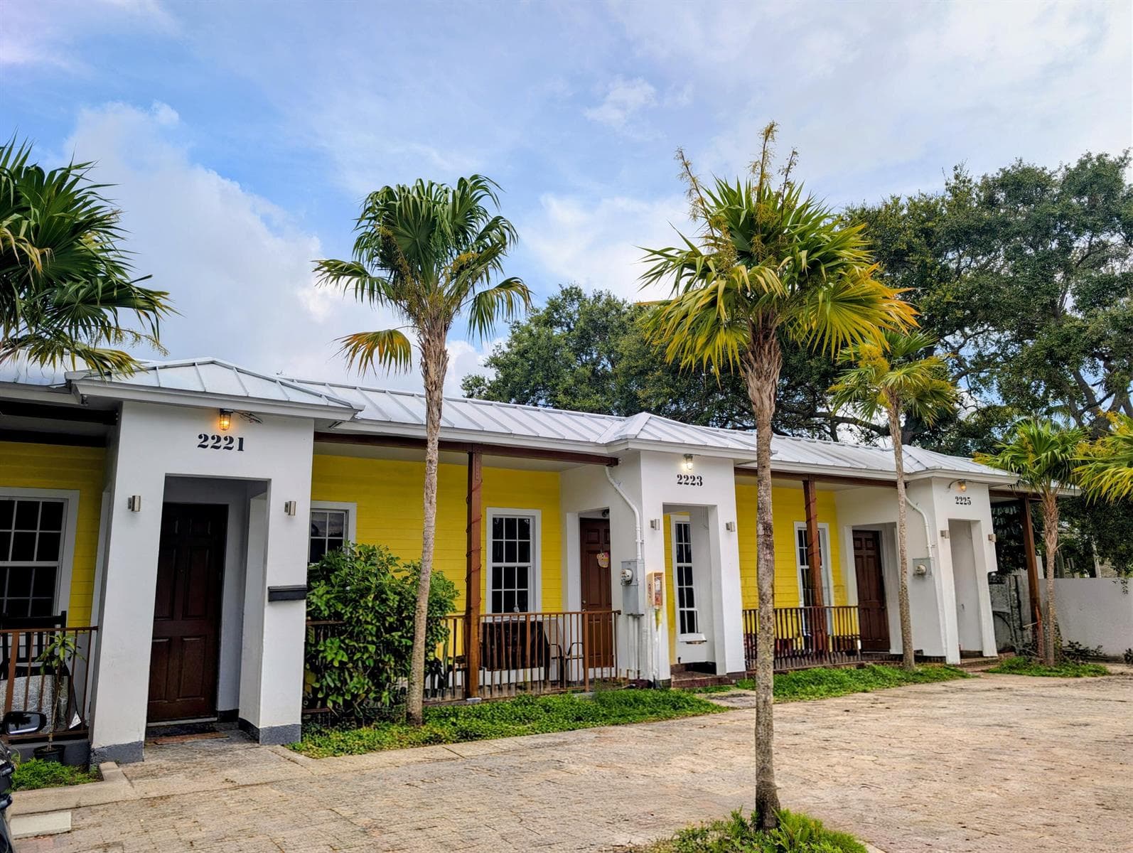 2221 NW 64th Avenue, Sunrise, FL 33313