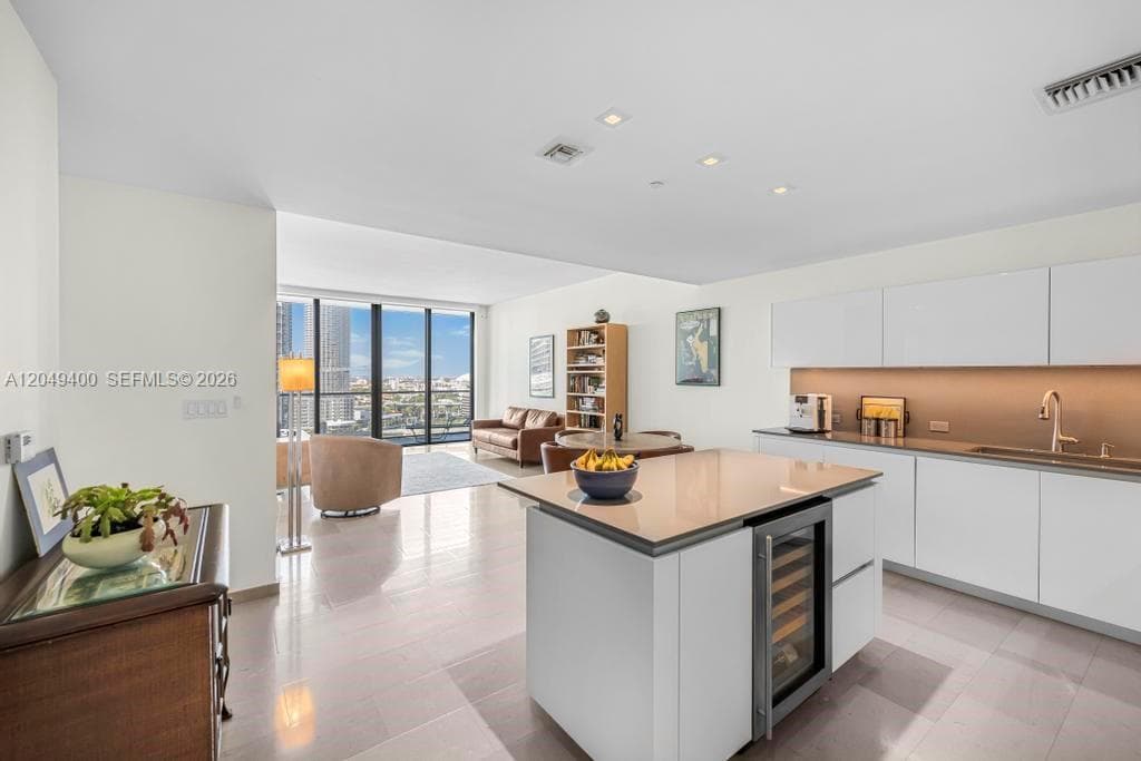 68 SE 6th St # 1710, Miami, FL 33131 — zdjęcie 5