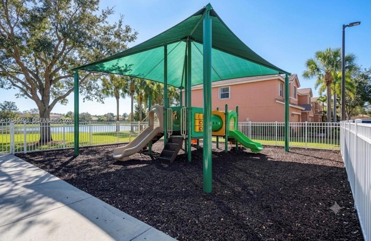 4070 NW 92nd Ave, Sunrise, FL 33351 — zdjęcie 3