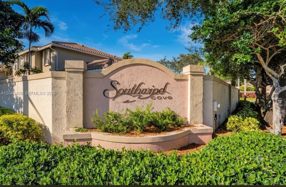 4070 NW 92nd Ave, Sunrise, FL 33351