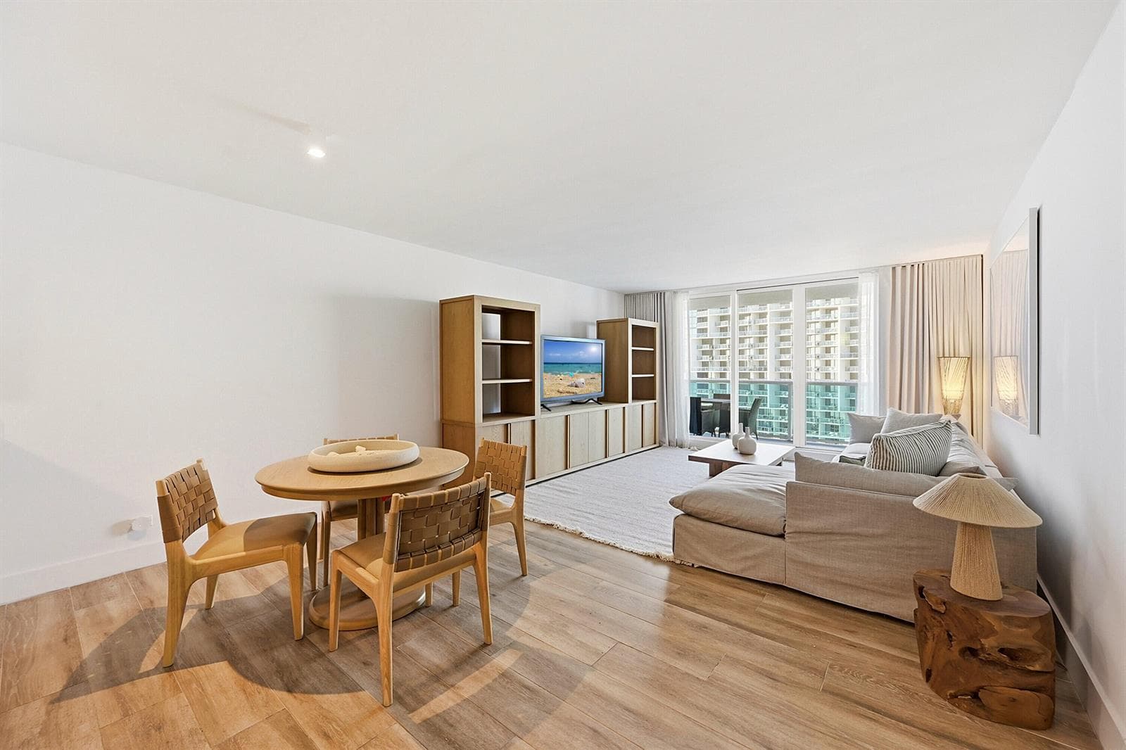 2301 Collins Avenue # 1205, Miami Beach, FL 33139 — zdjęcie 2