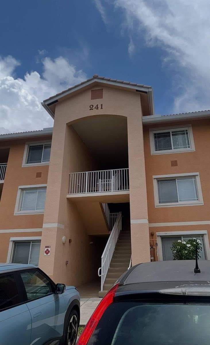 241 SW Palm Drive # 106, Port St. Lucie, FL 34986 — zdjęcie 2