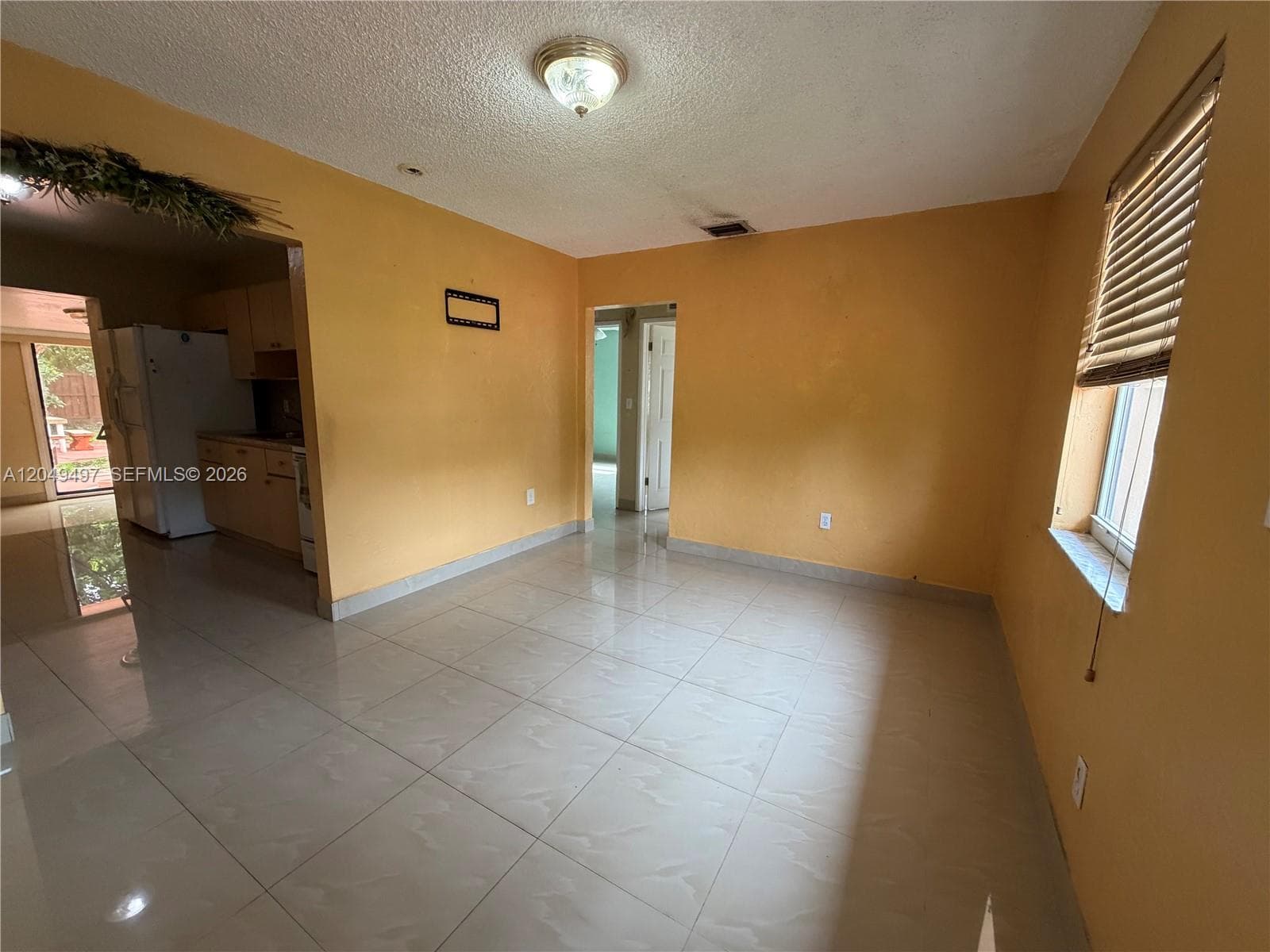 1061 E 20th St, Hialeah, FL 33013 — zdjęcie 3