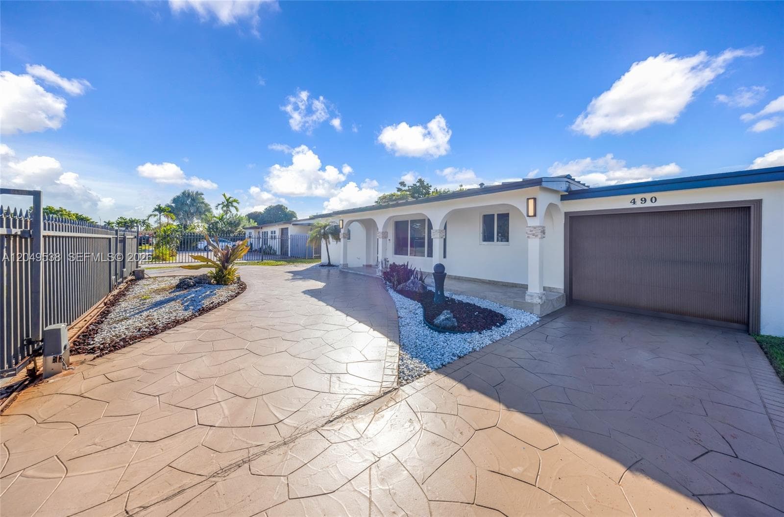 490 W 33rd Pl, Hialeah, FL 33012 — zdjęcie 2