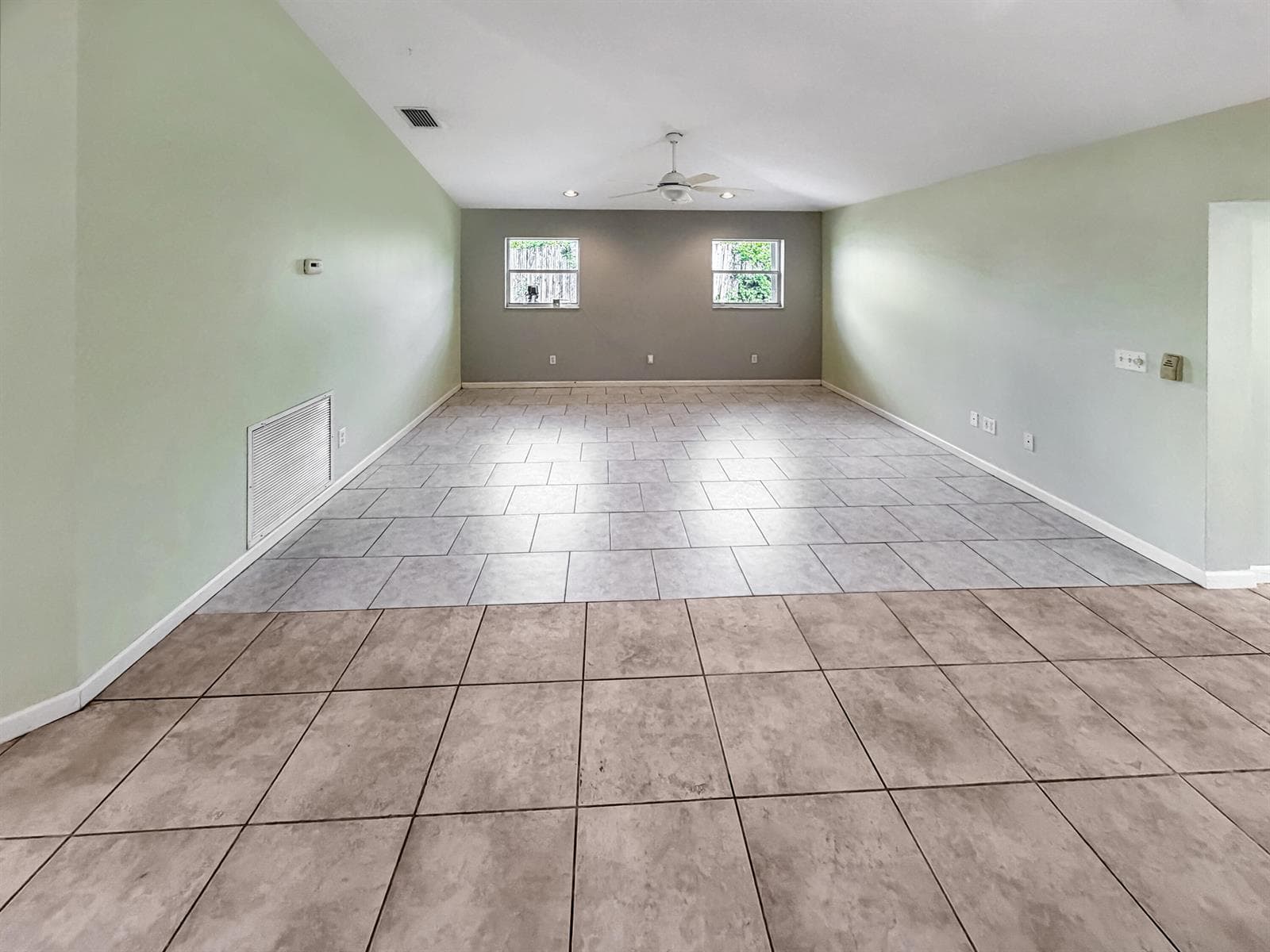 2361 NE 21st Avenue, Jensen Beach, FL 34957 — zdjęcie 3