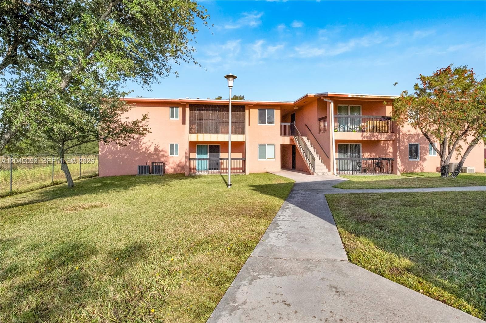 2020 NW 119th St # 1122, Miami, FL 33167 — zdjęcie 4