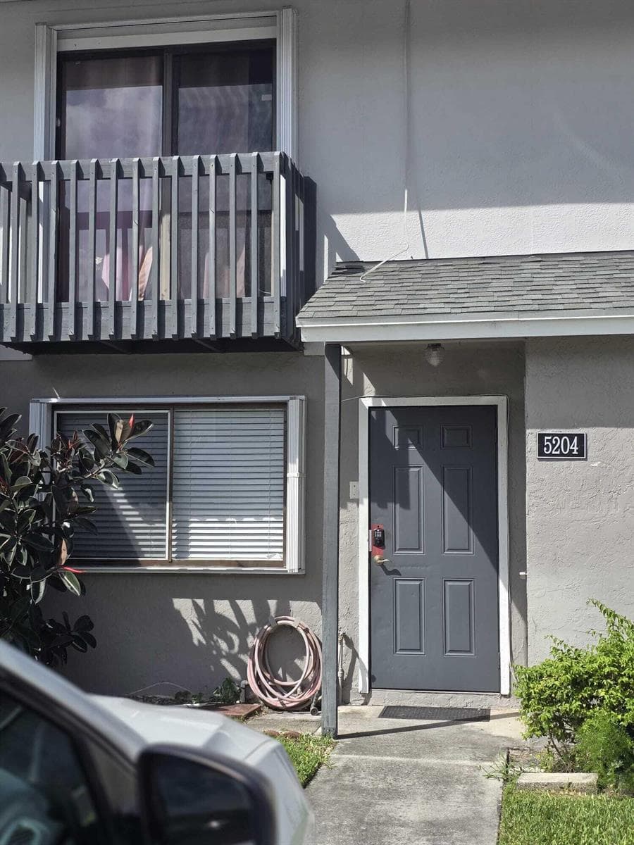 5204 Bayside Drive # 5204, FL 33463