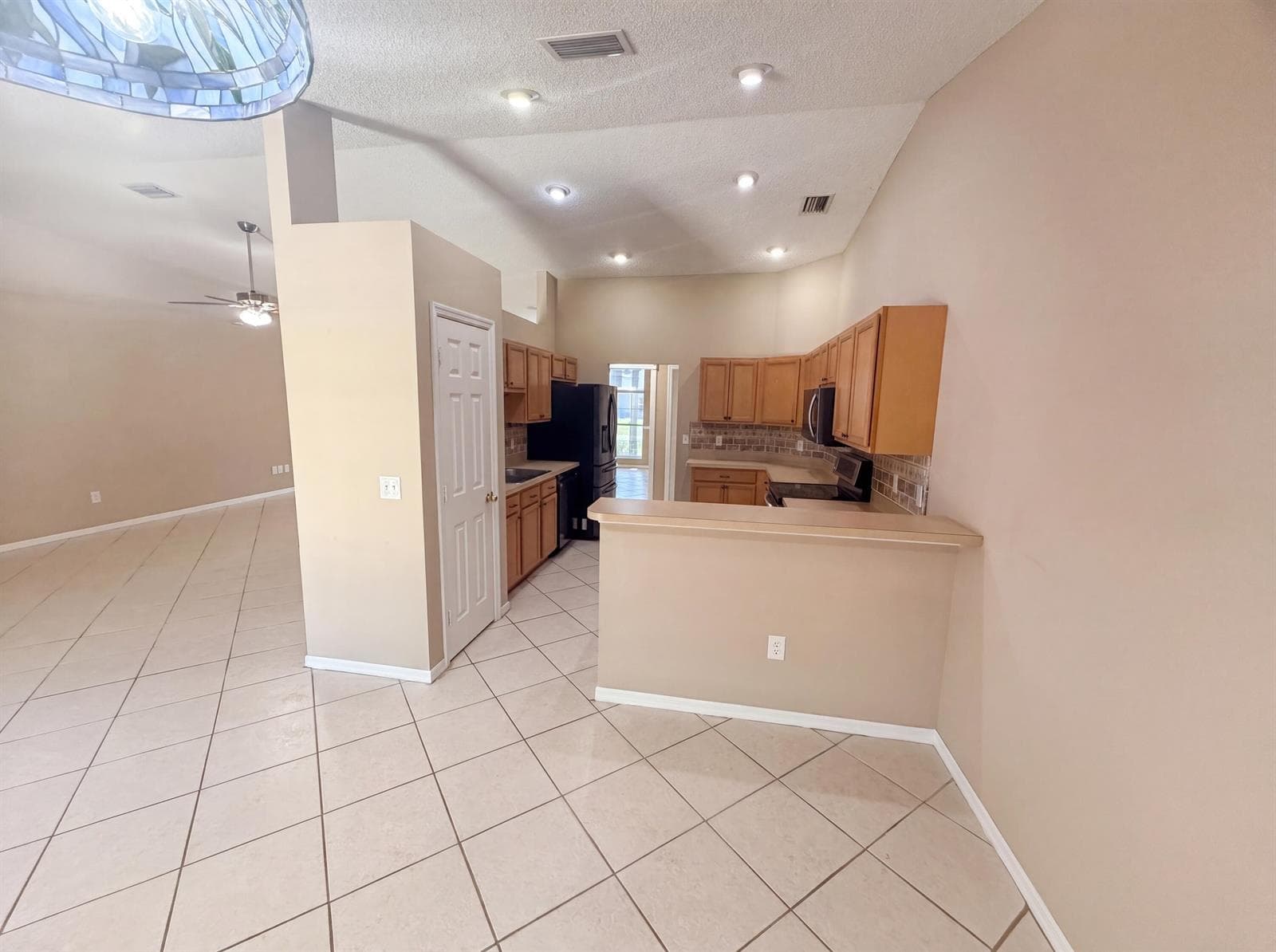 3642 SW Sterricker Street, Port St. Lucie, FL 34953 — zdjęcie 2