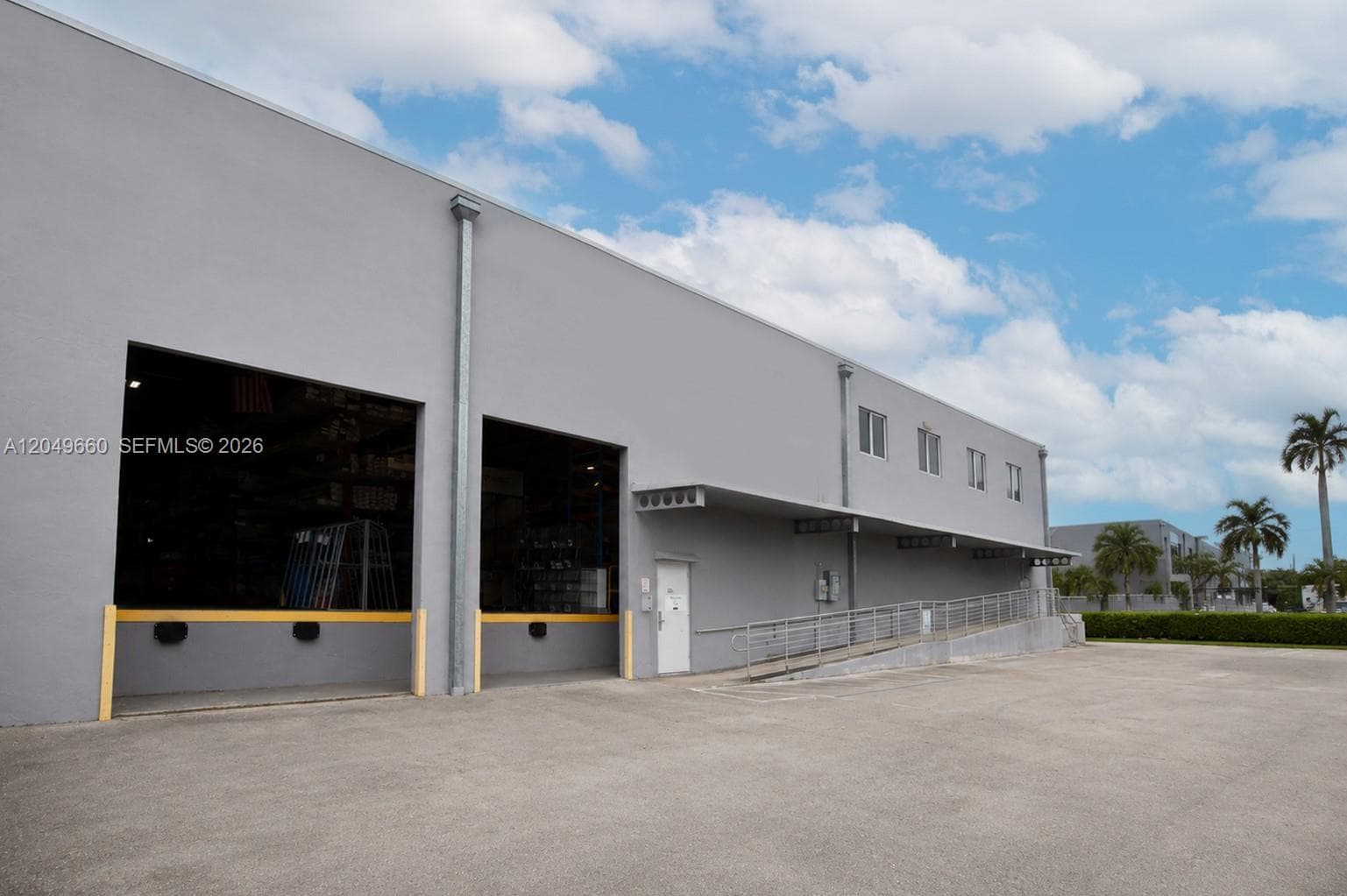 2290 W 8th Ave, Hialeah, FL 33010 — zdjęcie 2