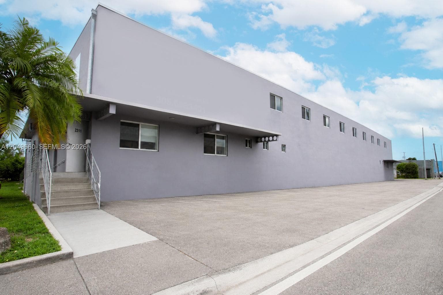 2290 W 8th Ave, Hialeah, FL 33010