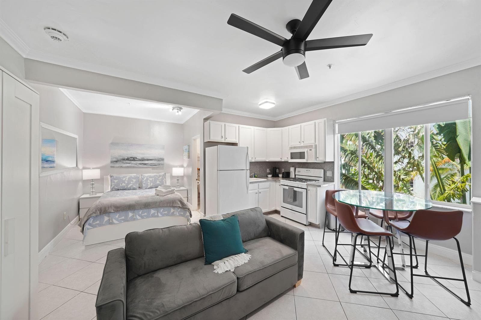 3710 Collins Avenue # N-304, Miami Beach, FL 33140 — zdjęcie 2