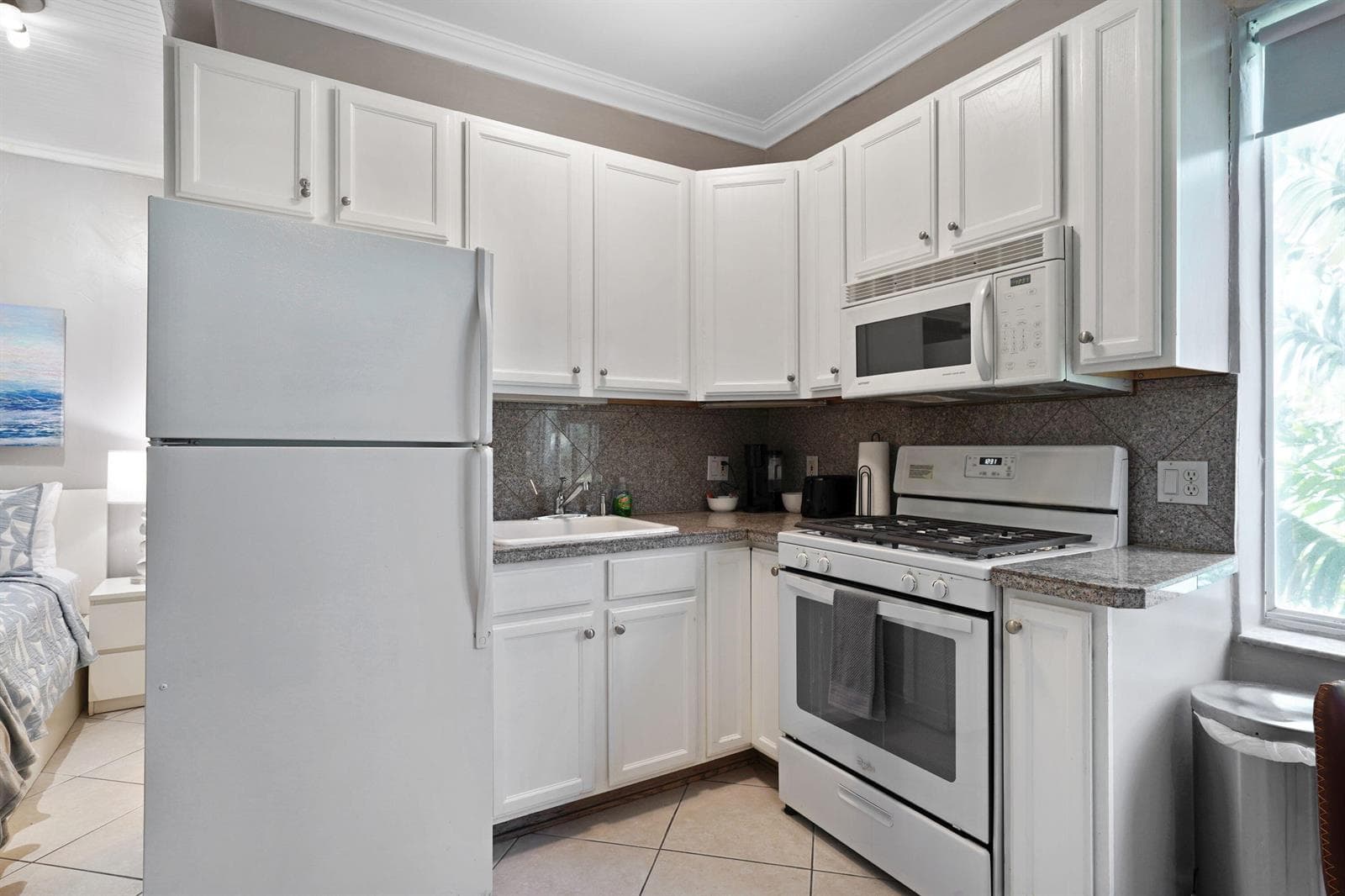 3710 Collins Avenue # N-304, Miami Beach, FL 33140 — zdjęcie 4