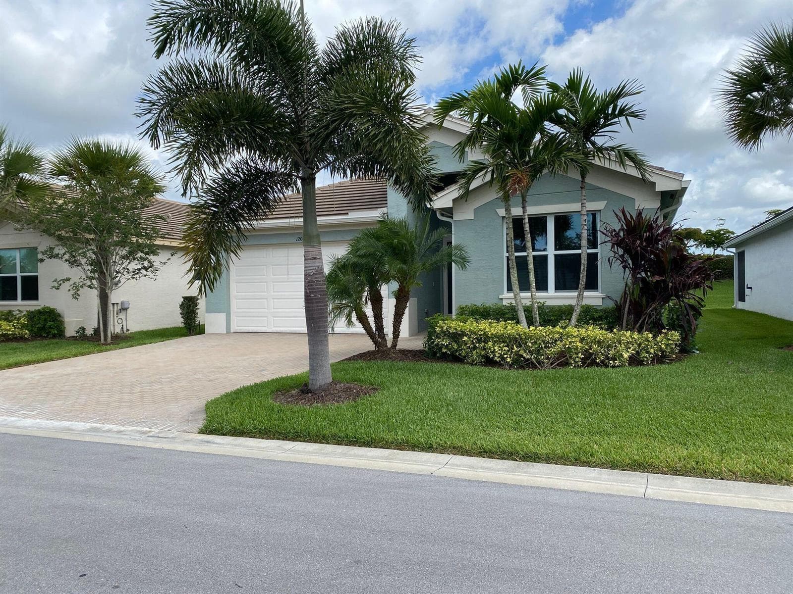 12049 SW Jasper Lake Way, Port St. Lucie, FL 34987