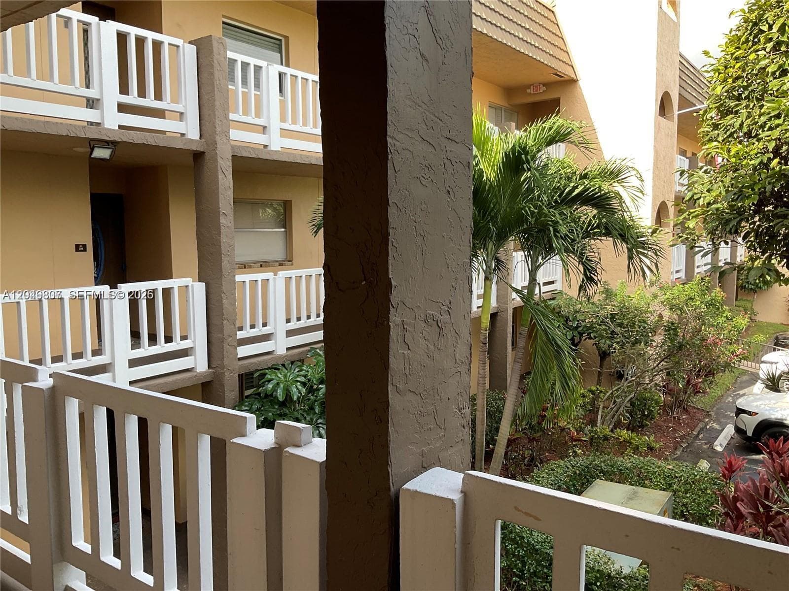 9201 Sunrise Lakes Blvd # 205, Sunrise, FL 33322