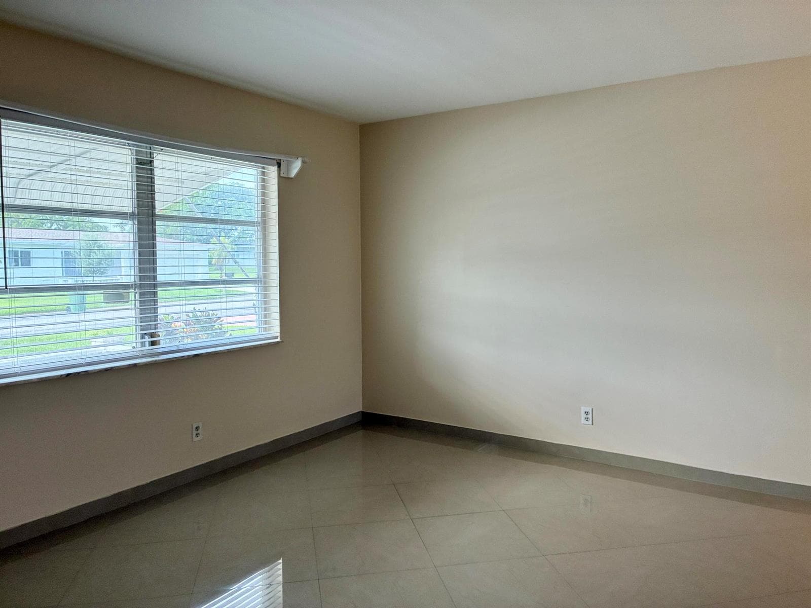 7470 NW 7th Place, Margate, FL 33063 — zdjęcie 3