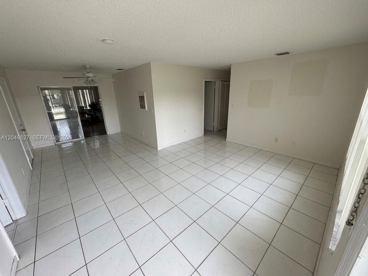 3851 NW 210th Ter, Miami Gardens, FL 33055 — zdjęcie 4
