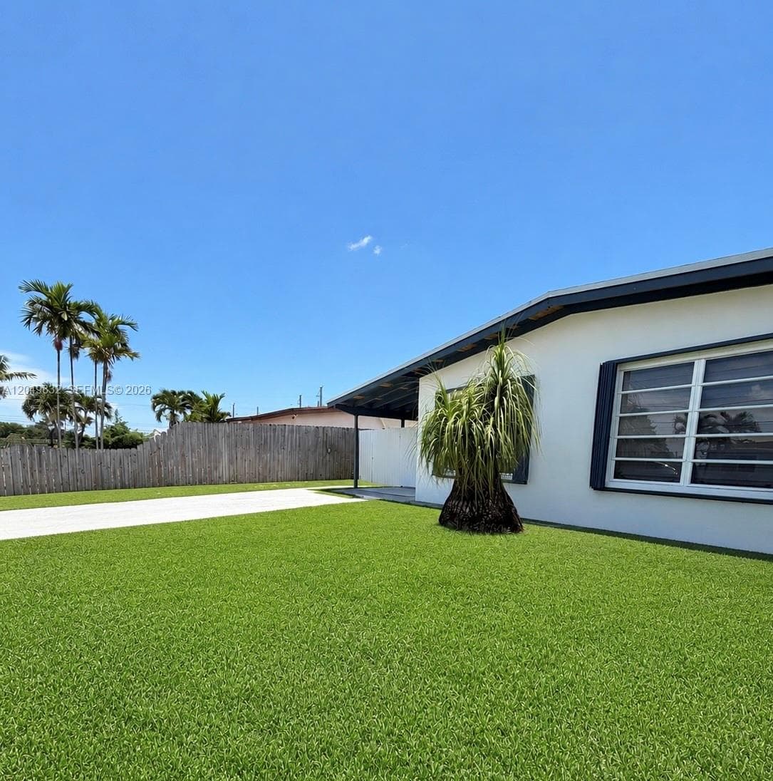 10730 SW 52nd Ter, Miami, FL 33165