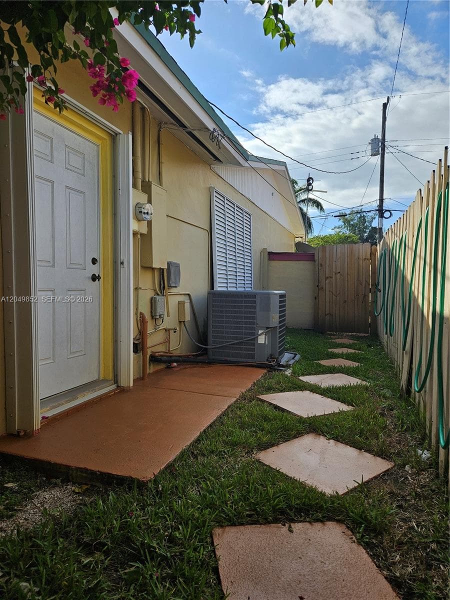 12340 SW 41st St # 1, Miami, FL 33175 — zdjęcie 2