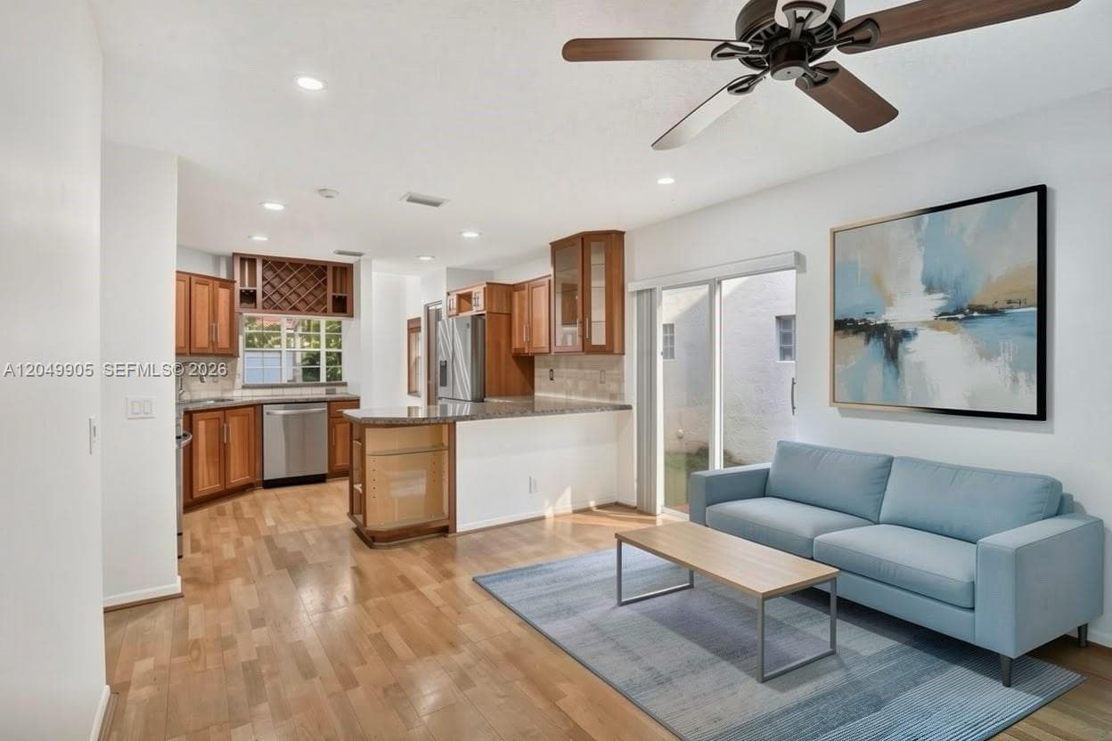 1485 Seabay Rd, Weston, FL 33326