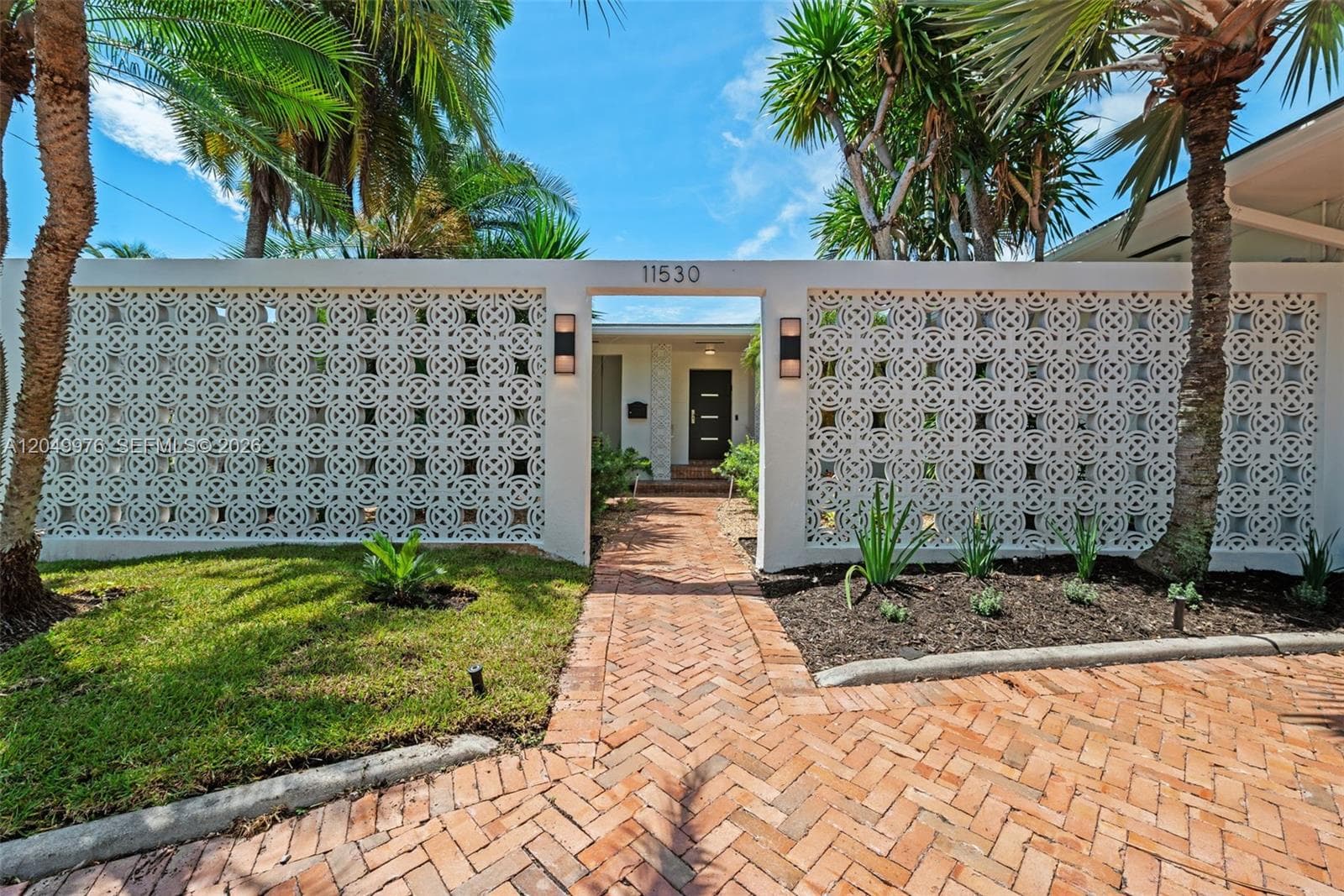 11530 NE 22nd Dr, North Miami, FL 33181 — zdjęcie 2