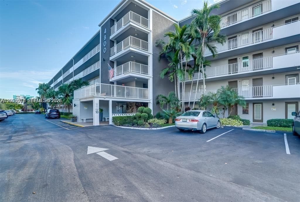 4800 Hillcrest Ln # 511, Hollywood, FL 33021