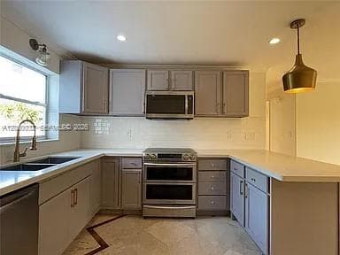 1107 NE 8th St, Hallandale Beach, FL 33009 — zdjęcie 2