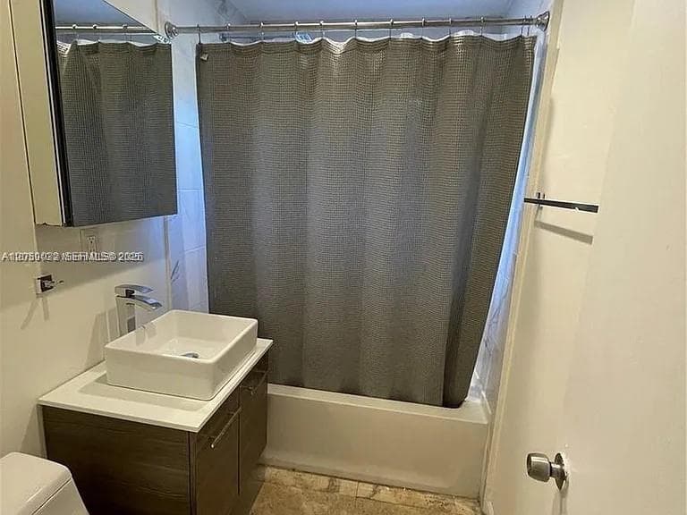 1107 NE 8th St, Hallandale Beach, FL 33009 — zdjęcie 4