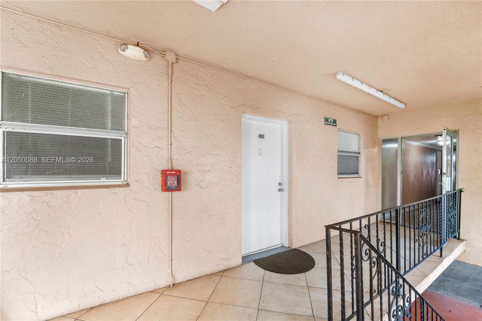 1305 W 53rd St # 420, Hialeah, FL 33012 — zdjęcie 2