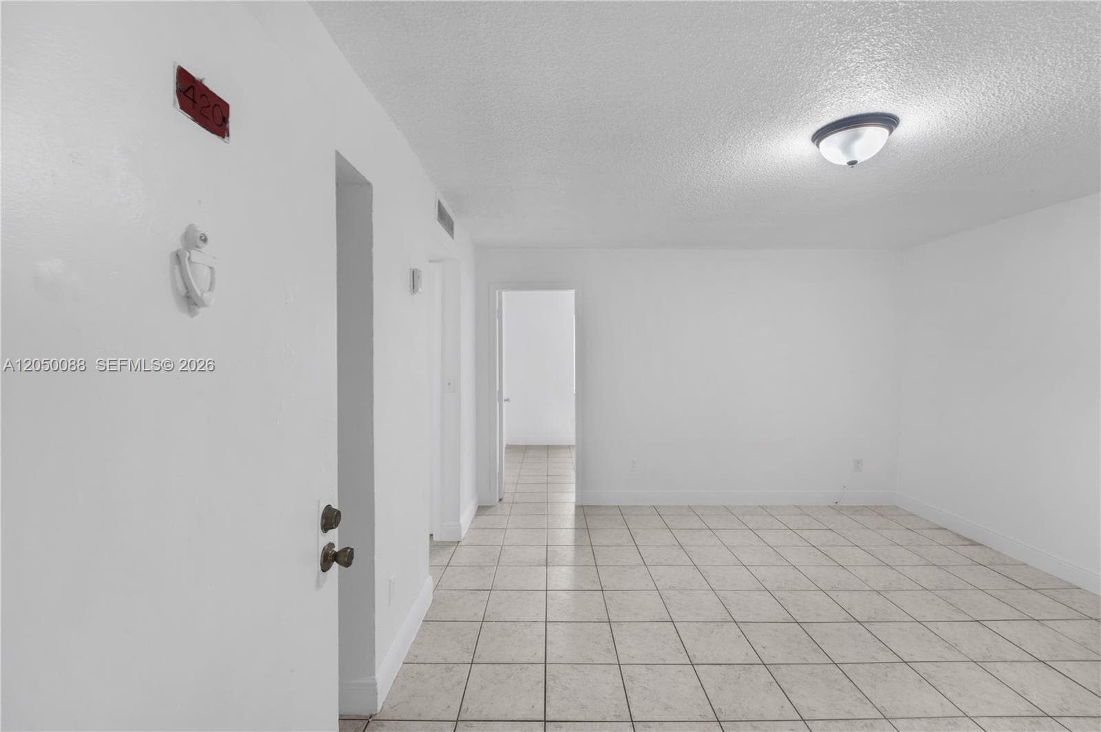 1305 W 53rd St # 420, Hialeah, FL 33012 — zdjęcie 3