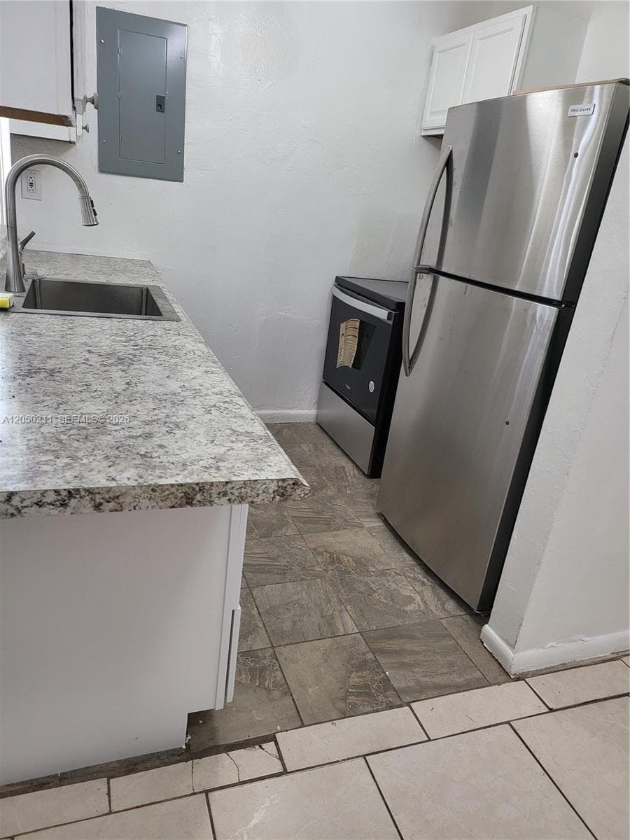 755 NW 84th St, Miami, FL 33150 — zdjęcie 3