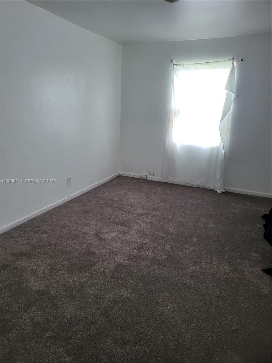 755 NW 84th St, Miami, FL 33150 — zdjęcie 4