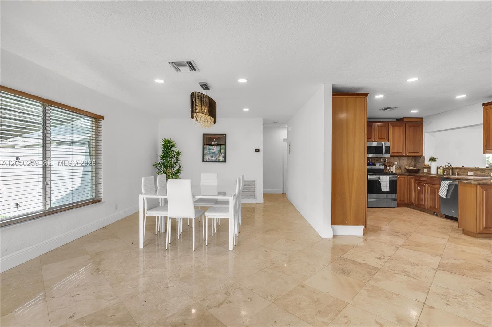 2424 NE 18th Ave, Wilton Manors, FL 33305 — zdjęcie 2