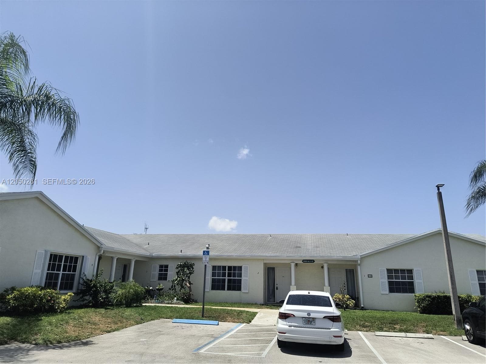 21250 NE 9th Ct # 2, Miami, FL 33179 — zdjęcie 2