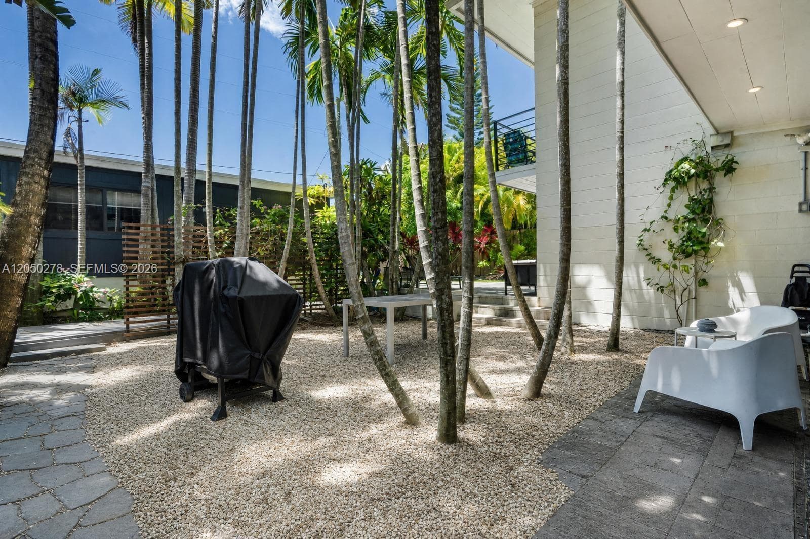 1548 Biarritz Dr, Miami Beach, FL 33141 — zdjęcie 3