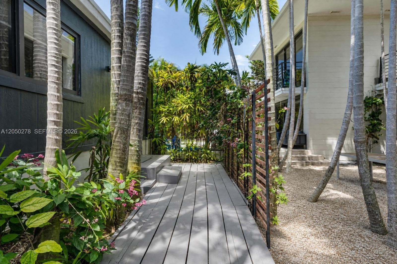 1548 Biarritz Dr, Miami Beach, FL 33141 — zdjęcie 5
