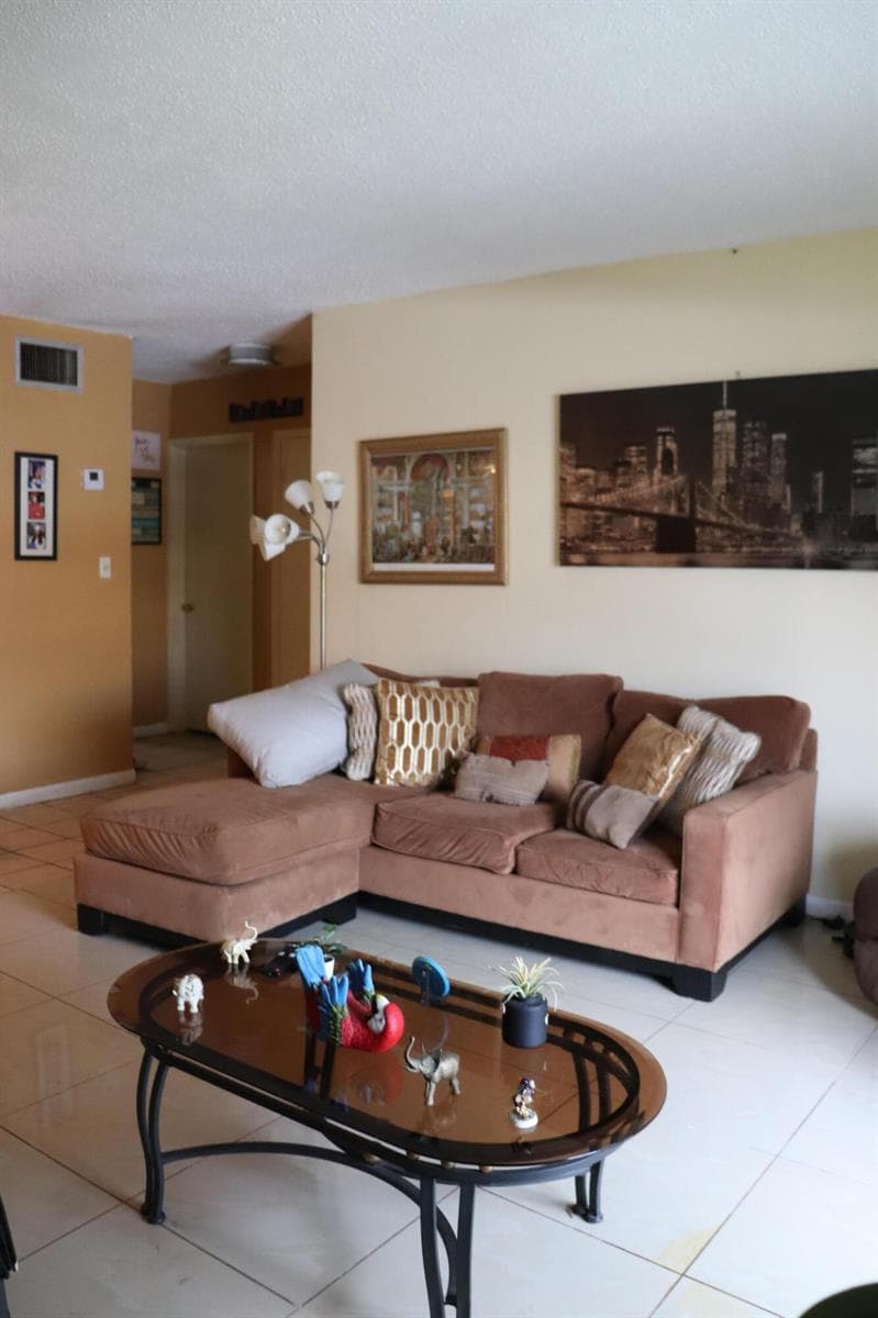 20500 NW 7th Avenue # 8, Miami Gardens, FL 33169 — zdjęcie 2