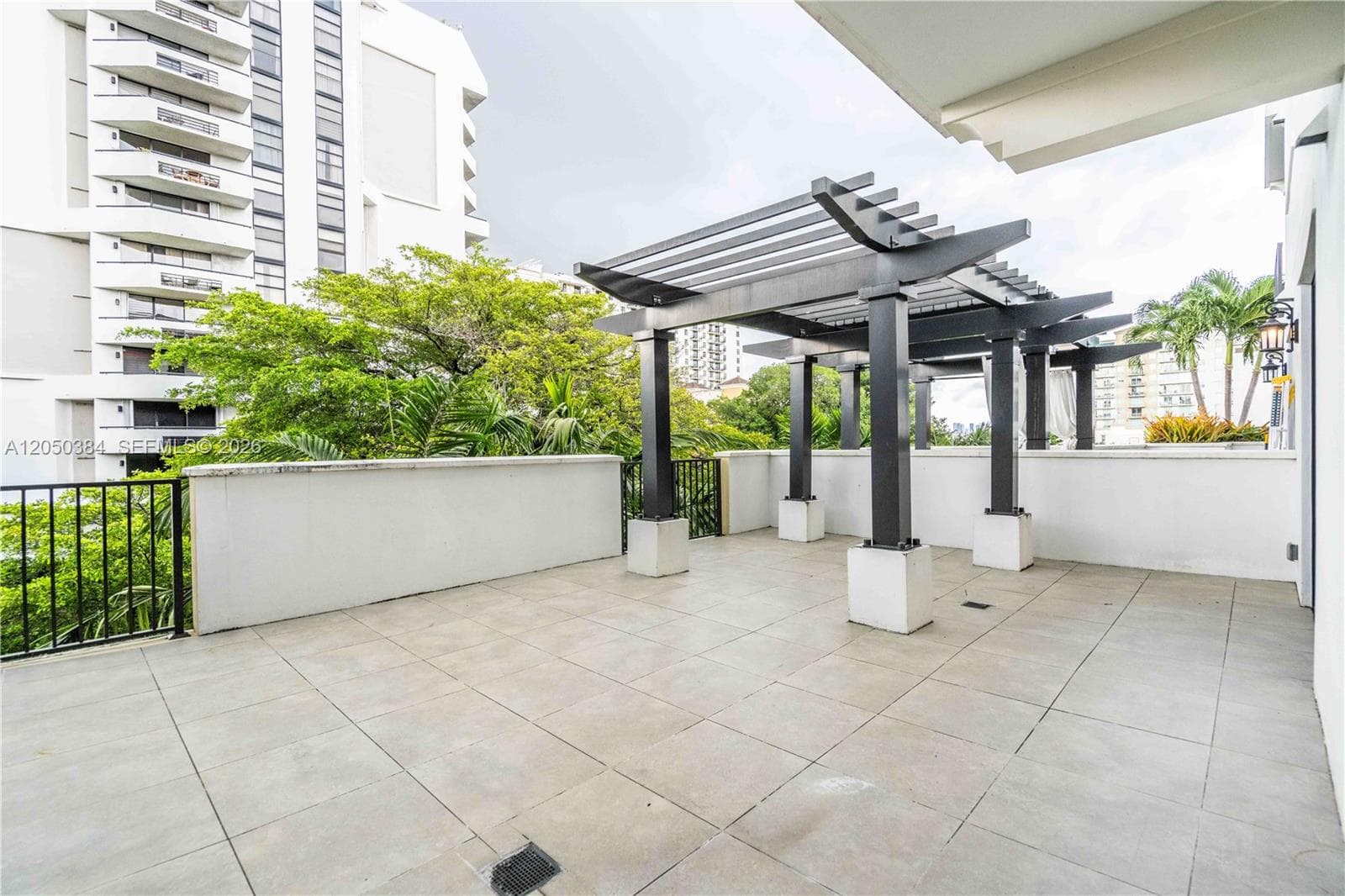 1091 Galiano St # 304, Coral Gables, FL 33134 — zdjęcie 3