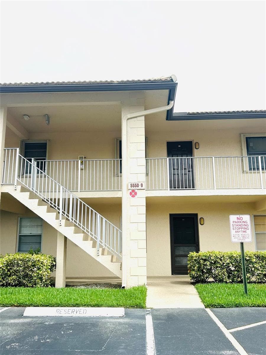 5550 Lakeside Drive # 203, Margate, FL 33063