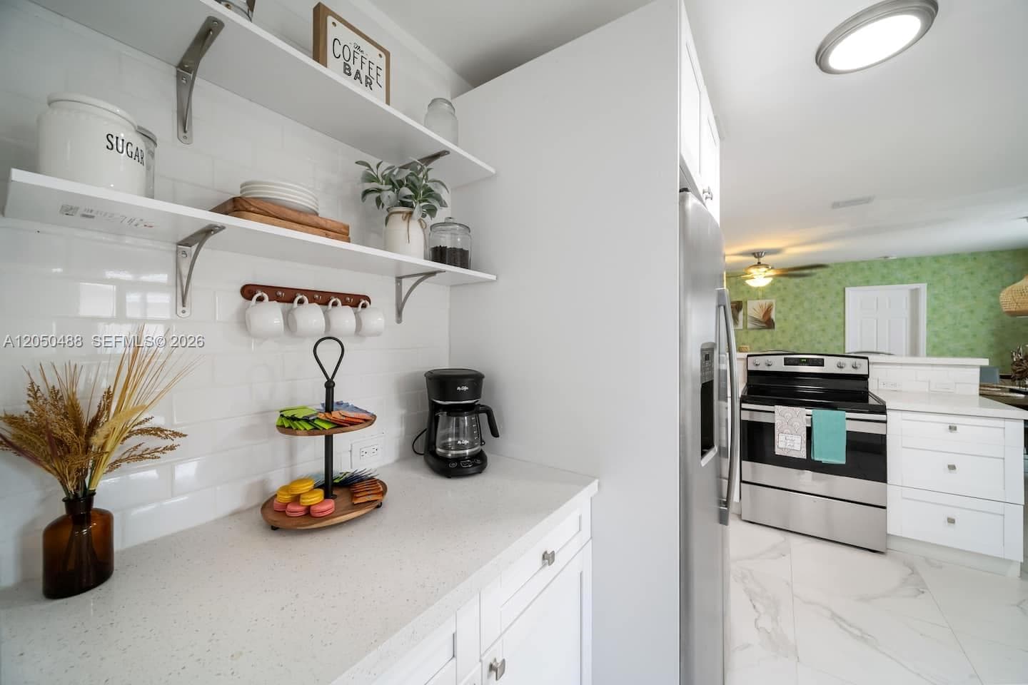810 NW 21st Ct, Miami, FL 33125 — zdjęcie 3