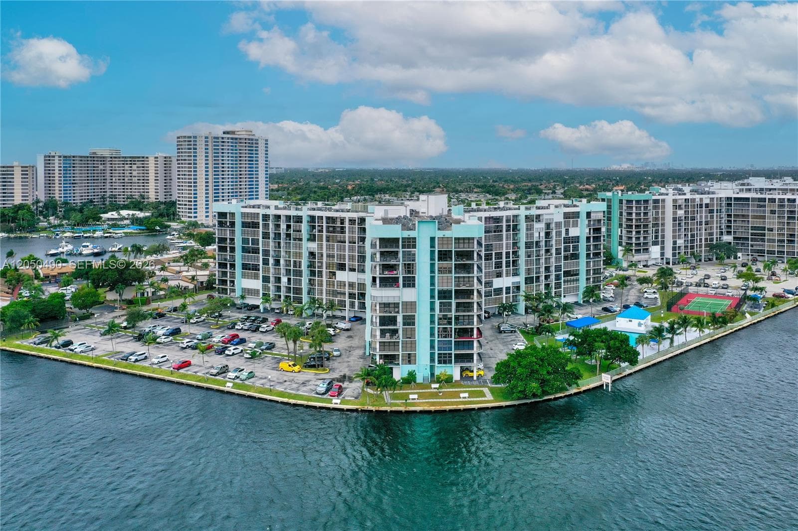 200 E Leslie Dr # 722, Hallandale Beach, FL 33009