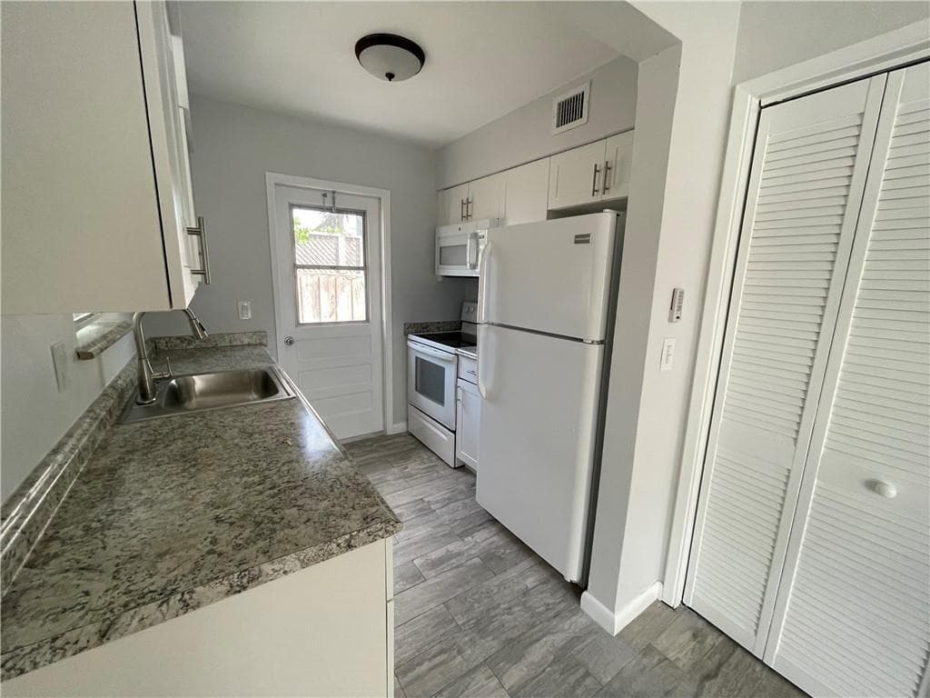 616 NE 11th Avenue, Pompano Beach, FL 33060 — zdjęcie 4