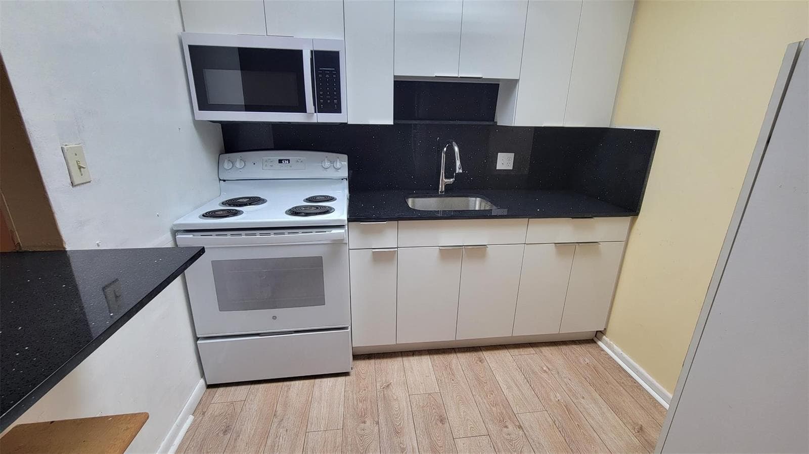 151 SW 135th Terrace # 203t, Pembroke Pines, FL 33027