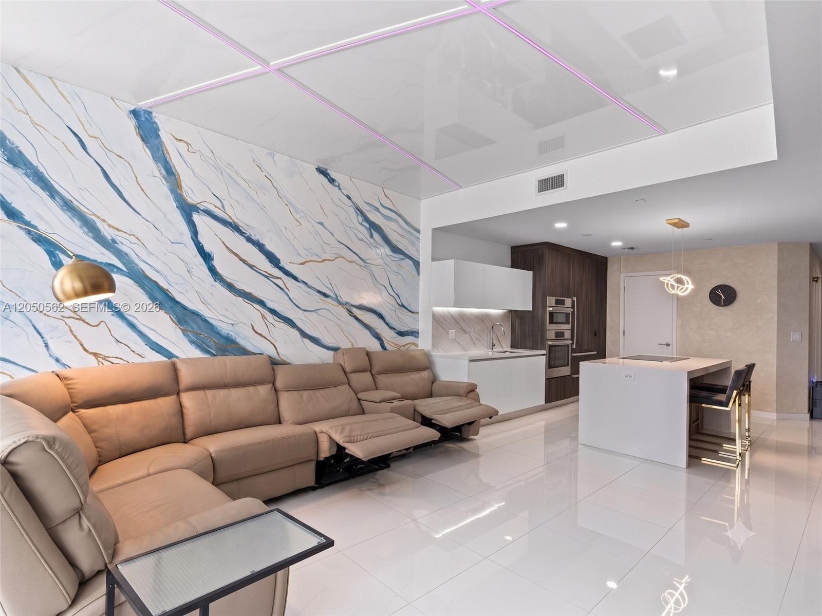 851 NE 1st Ave # 3000, Miami, FL 33132 — zdjęcie 3