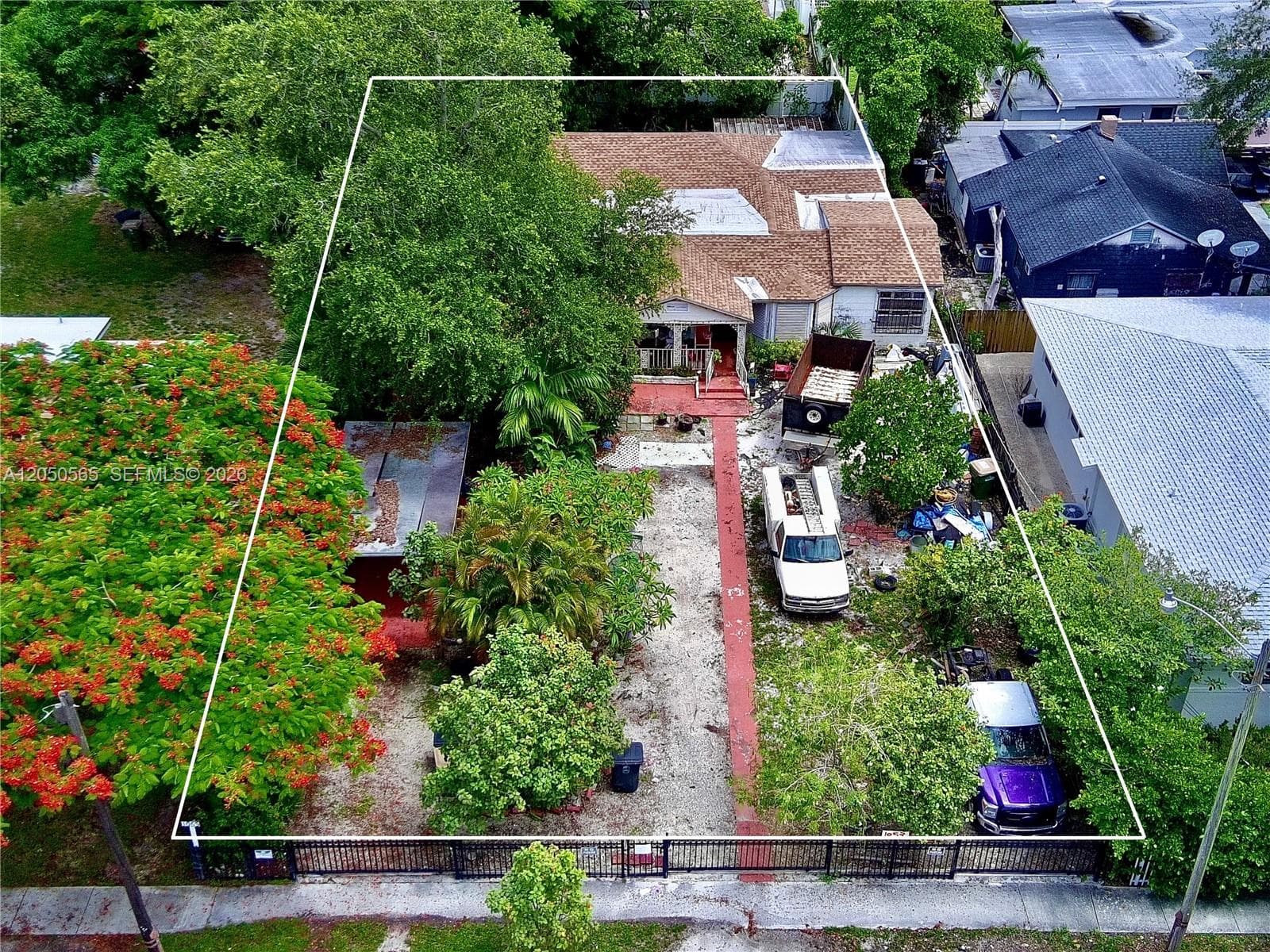 1053 NE 128th St, North Miami, FL 33161 — zdjęcie 4