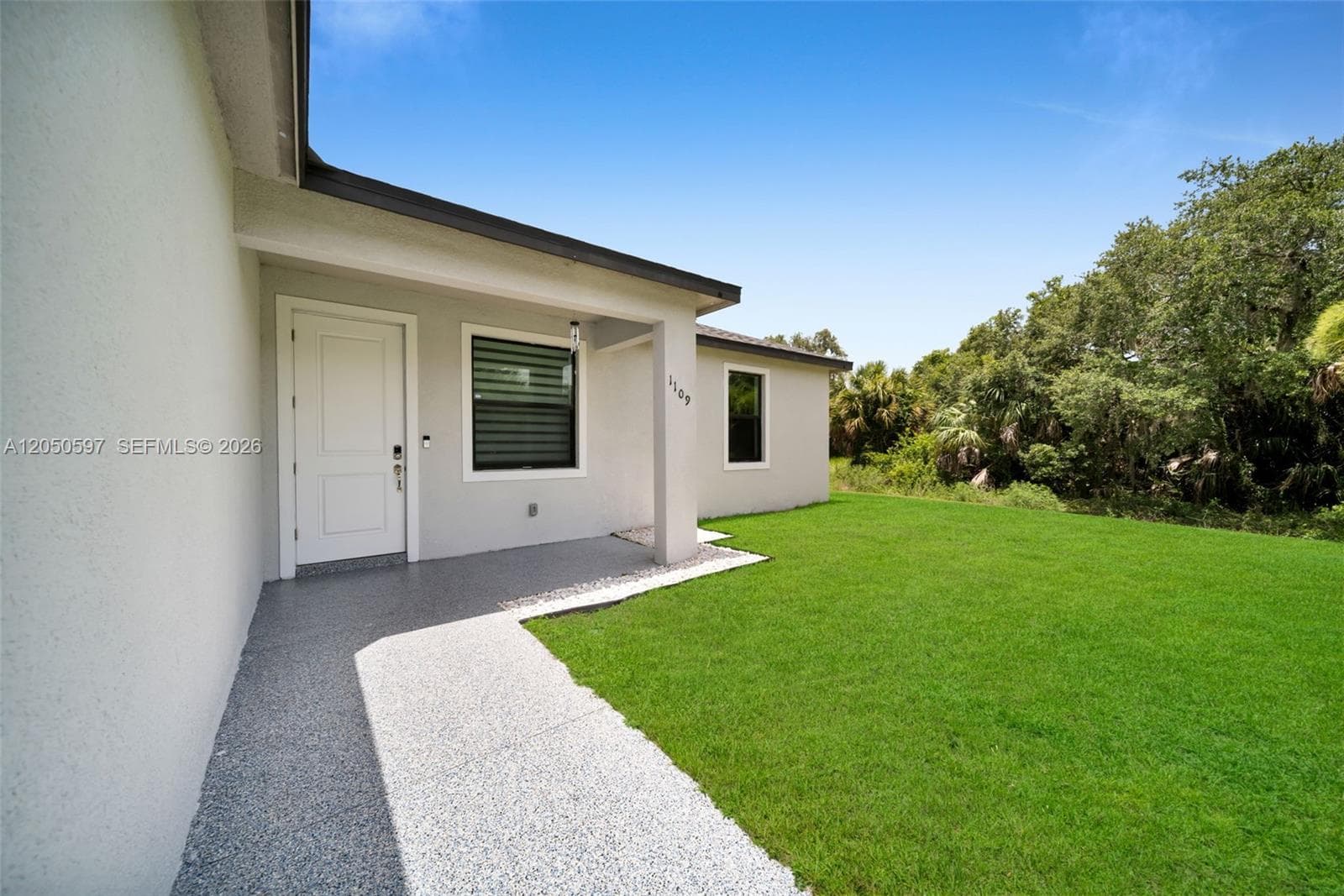 1109 N HILTON CIR, La Belle, FL 33935 — zdjęcie 2